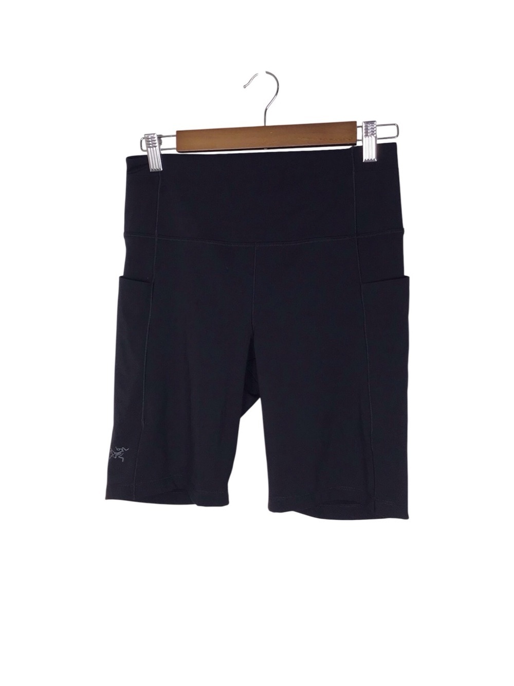 ARC’TERYX Essent High Rise Bike Short 8” in Black.